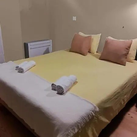 Double Room With Private Wc In Shared House In Downtown Lisbon-2